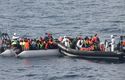 50 people found dead in a boat with migrants in the coast of Libya