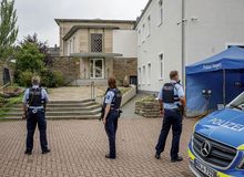 Police avert suspected anti-Semitic Yom Kippur attack in Germany