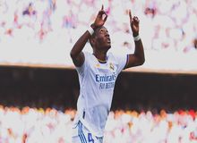 David Alaba, the footballer who reads the Bible and points to heaven