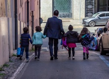 How does a typical evangelical family in France look like?