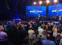 Thousands in three UK cities listen to evangelist Franklin Graham