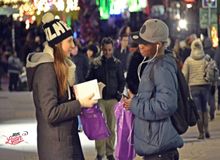 2000 Bibles given away in Lyon on the first evening of the ‘Festival of Lights’