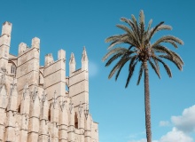 Almost half of Spaniards no longer identify with a religion, says 2025 official report