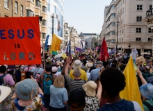 Thousands marched for Jesus in London 25 years later