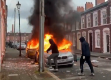 Houses ablaze and shattered windows in Northern Ireland: “Many are afraid, many are angry, please pray for an end to the violence and intimidation”