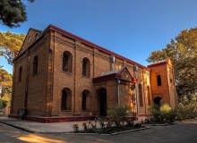 Evangelicals call to halt the seizure of a historic church in Iran