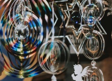 “Spiritual curiosity in all directions: many are trying out tarot cards, crystals, manifestation”