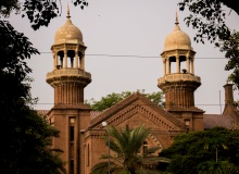Pakistan court rules marriage to underage girls is child abuse