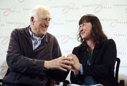 Jean Vanier and Jennifer Simpson, daughter of Dr. John M. Templeton at the press conference