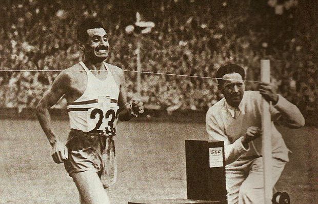 Delfo Cabrera, Marathon final of the 1948 London Olympic Games. /  Clarín archive.,Delfo Cabrera