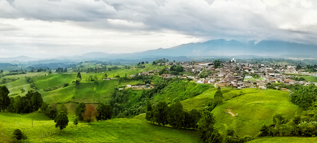 View of a town in the Colombian region of Quindio. /  Pedro Szekely (Flickr, CC),Colombia