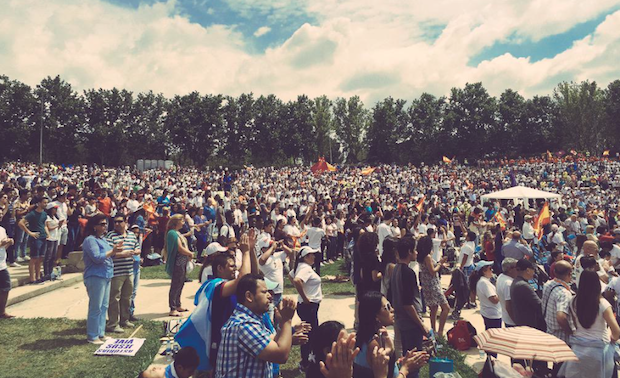 Thousands gathered to pray for Spain. / CEFCON Europa, Twitter,españa oramos por tí