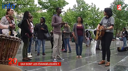 A group of Christians, witnessing on the street. / France 2