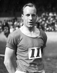 Eric Liddell in a race.