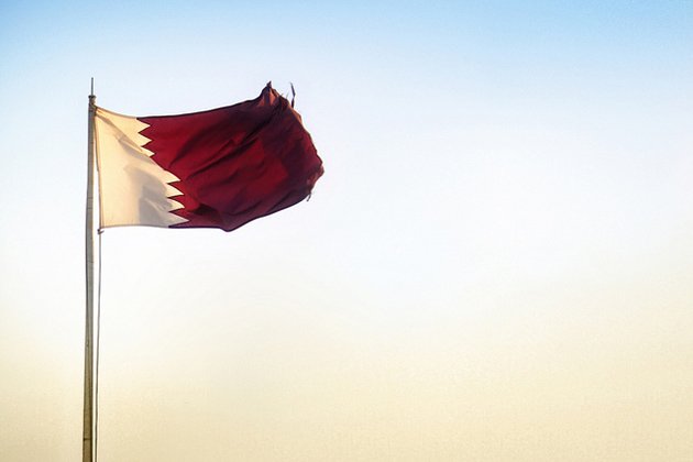 Flag in Qatar. / Juandec (Flickr, CC),doha, qatar, evangelical church