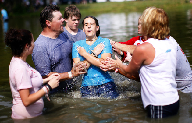 baptism, evangelicals, river