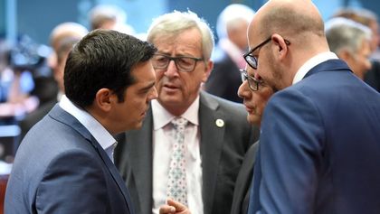Alexis Tsipras with the Eurogroup. / Reuters