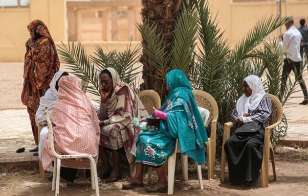 Women take part in a sit-in by Sudanese opposition parties in Khartoum / AP,