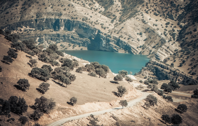 Photo: Kian MJ (Unsplash, CC),lake, mountain, dry