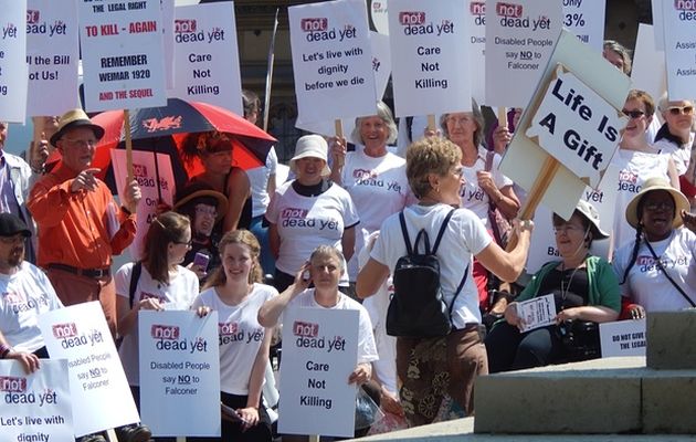 People protesting for the Bill / Corbis,