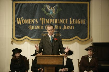 Boardwalk Empire shows the pararadox of the moralism imposed by the alcohol prohibition