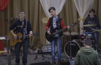 Some evangelicals moved to Mariupol to live their faith freely. / Vice News.