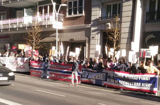 Demonstration supporting the Bodnariu family in Barcelona, on January 8 2016. / Protestante Digital,Bodnariu