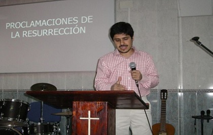 Pedro Blois, preaching in Granada.