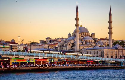 A view of Istanbul in Turkey / Moyan Brenn Flickr CC