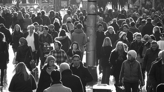 A street in Glasgow, Scotland. / Byrnv2 (Flickr, CC),scotland, glasgow, street, people