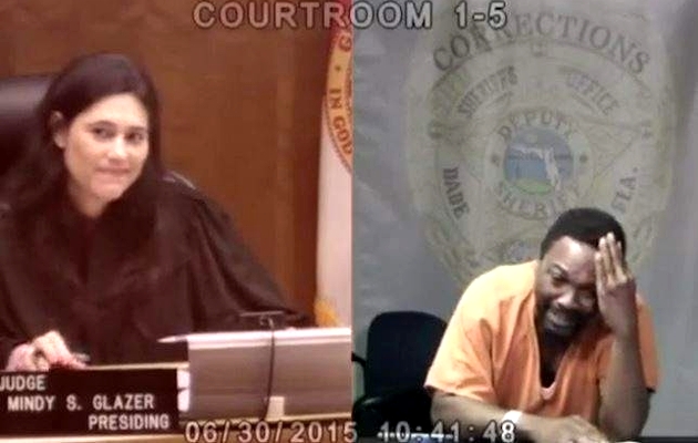 Mindy Glazer and Arhur Booth during the trial. / BBC video caption,Mindy Glazer, Arhur Booth