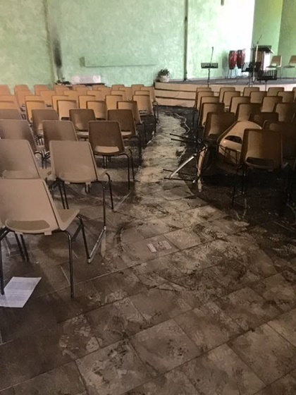 The evangelical church in Manosque, after the attack. / Le Dauphine