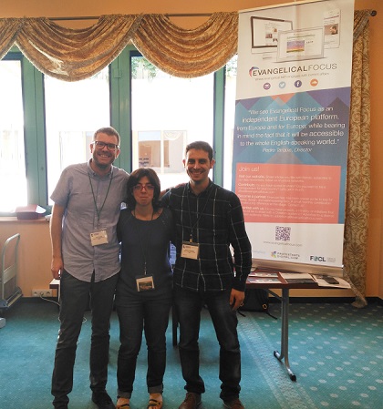 Joel Forster, Belén Díaz and Daniel Hofkamp, at the Evangelical Focus stand.