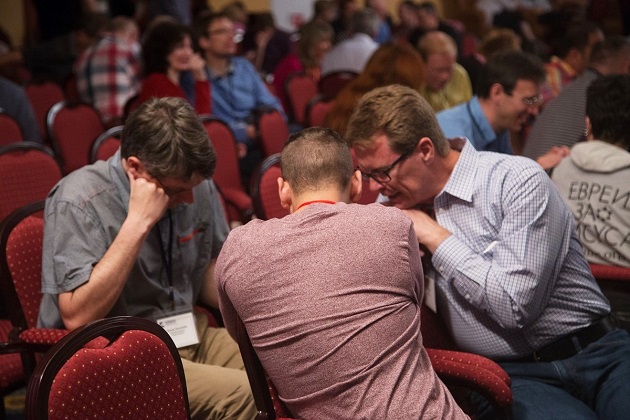 Small groups during the 2016 European Leadership Forum conference. / ELF,elf, europe, evangelicals, conference