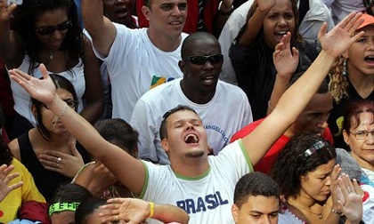 More than 350,000 participated in the 2016 March for Jesus in Sao Paulo. / The Guardian