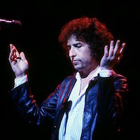 His concerts in San Francisco show a different Dylan, he refuses to play his old songs.