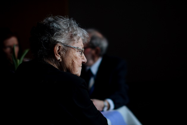 Photo: Christian Langballe (Unsplash, CC),old person, lady