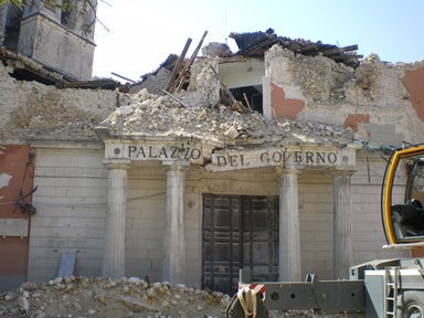L’Aquila earthquake in 2009. / TheWiz83