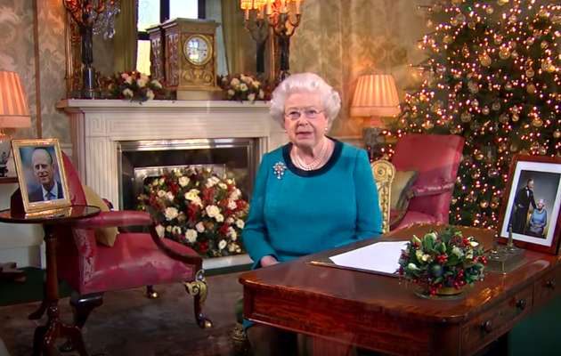 Queen Elisabeth II during her speech/ 2016, youtube,Isabel II, discurso Navidad