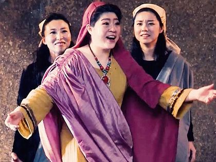 The cast members are professional actors and actresses , a milestone in Chinese Christian theater history.