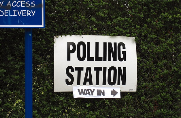 A poling station in the UK. / Paul Albertella (Flickr, CC),