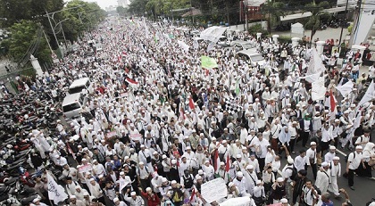 Muslim protesters ask to jail Jakarta Governor 'Ahok, in Novemeber 2016. / Jakarta Post