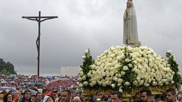 A procession in Fatima, Portugal. / AFP,