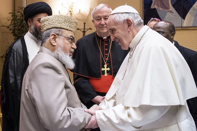 Pope Francis meets British Muslim leaders during April's meeting. / Radio Vaticana,