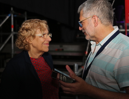 Pedro Tarquis, director of Evangelical Focus, interviewing Manuela Carmena. / MGala