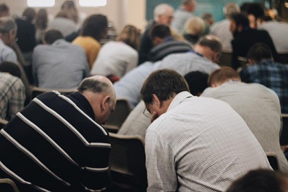 Times of prayer with leaders of other evangelical churches. / WLF