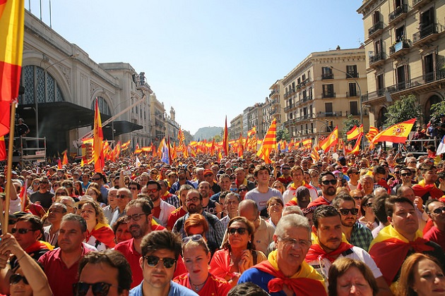 A pdemonstration in favour of Spanish unity in Barcelona, October 8. / HO (Flickr, CC),