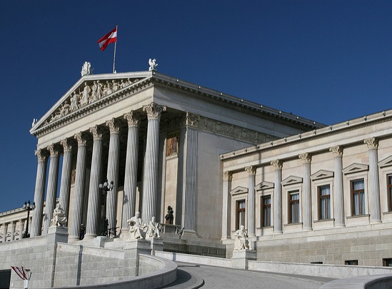 The Austrian national parliament. / Photo: Chris Brown (Flickr, CC),