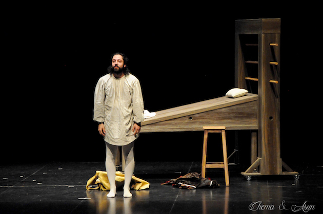 A scene of the play about Francisco de Enzinas. / Chema&Asun,