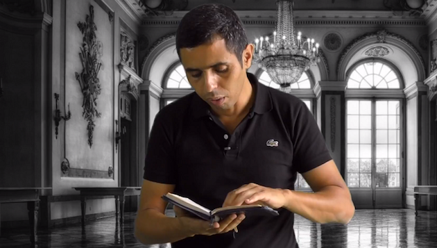 Rachid and his Bible. / Photo: H24info,